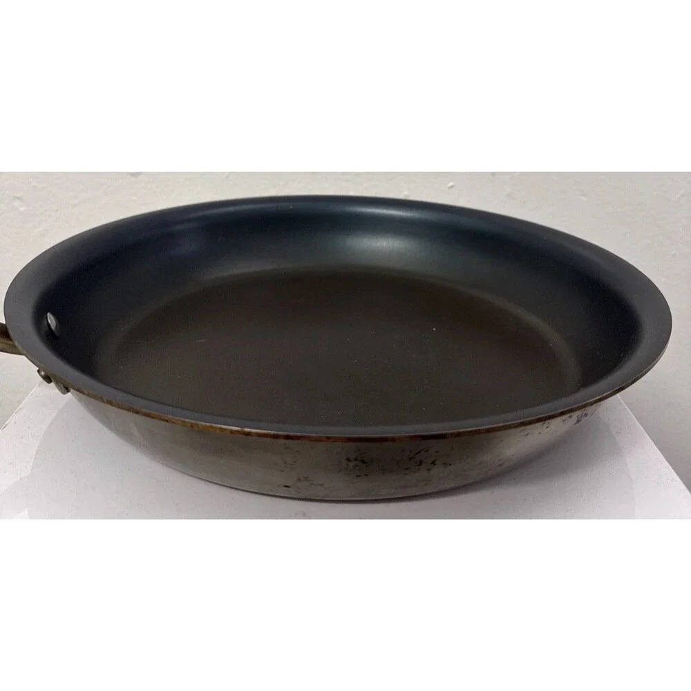 Made In Cookware 12 Inch Nonstick Sauté Pan used 12”